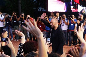 halit crveni tepih