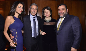 amal george ljubicasta haljina1
