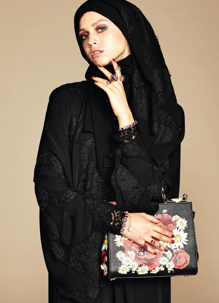 568d3ad8-b59c-4590-a0fd-19ab0a0a0a6c-dolce-gabbana-hidzab-4