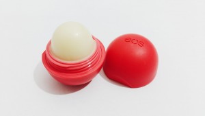 eos-summer-fruit-balm