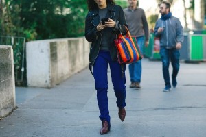 pantalone-sa-trakama-oko-stopala-moderne-i-tople-u-isto-vreme-17