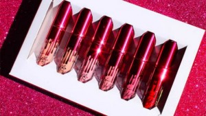 Kylie_Jenner_Kylie_Cosmetics_Valentines_Day_2017_makeup_collection5