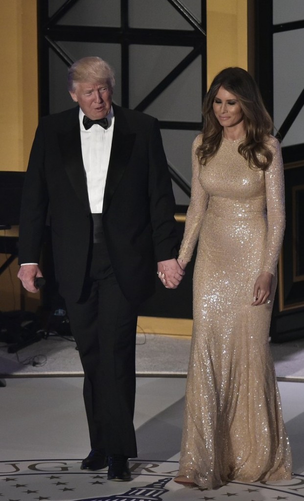 melania-trump-form-fitting-gown-pre-inauguration-dinner-donald-trump-05