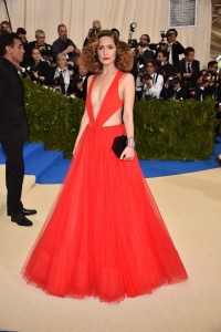 met-gala-2017-best-dressed-rose-byrne