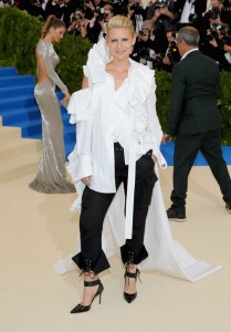 NEW YORK, NY - MAY 01:  Claire Danes attends the "Rei Kawakubo/Comme des Garcons: Art Of The In-Between" Costume Institute Gala at Metropolitan Museum of Art on May 1, 2017 in New York City.  (Photo by Neilson Barnard/Getty Images)