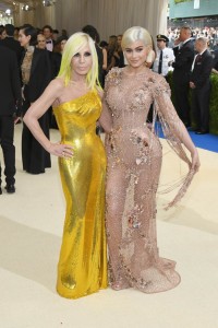 NEW YORK, NY - MAY 01:  Donatella Versace (L) and Kylie Jenner attend the "Rei Kawakubo/Comme des Garcons: Art Of The In-Between" Costume Institute Gala at Metropolitan Museum of Art on May 1, 2017 in New York City.  (Photo by Dia Dipasupil/Getty Images For Entertainment Weekly)