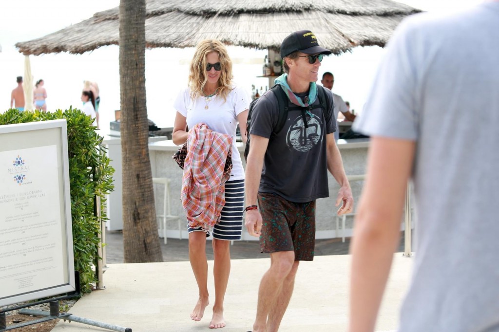 24.09.2017., Split - Glumica Julia Roberts sa suprugom Danielom Moderom i djecom uziva na plazi splitskog hotela.  Glumica se pridruzila suprugu Danielu Moderu koji u Splitu snima Netflixov film "Ibiza".  Photo: Miranda Cikotic/PIXSELL