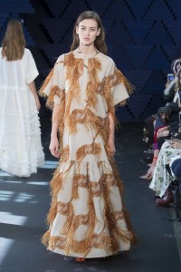 A model presenting a creation by Roksanda during the Spring-Summer 2018 fashion shows in London, UK - 9/18/17//Z-PIXEL-FORMULA_A_017/Credit:Pixelformula/SIPA/1709181815, Image: 349785202, License: Rights-managed, Restrictions: , Model Release: no, Credit line: Profimedia, TEMP Sipa Press